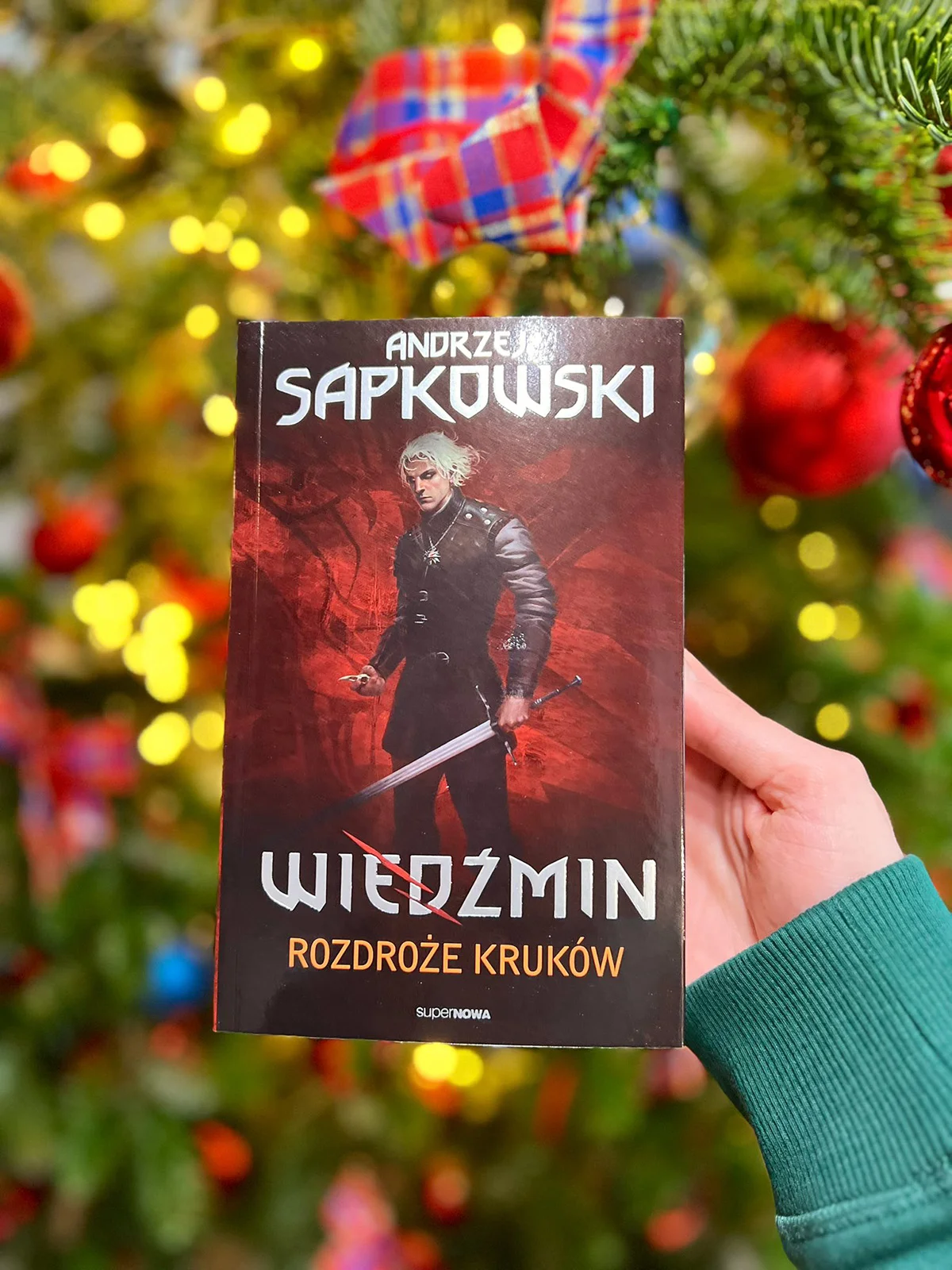 Read more about the article CD Projekt RED показала собственную обложку для новой книги о ведьмаке Геральте